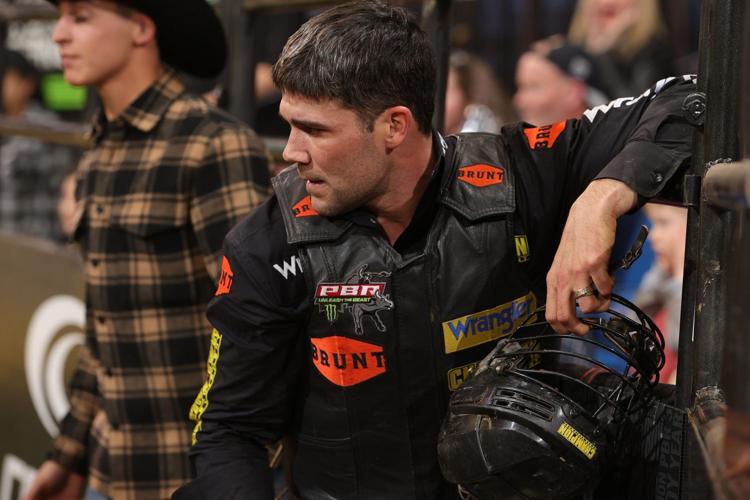 Eli Vastbinder earns first PBR career victory on bull named Tulsa Time