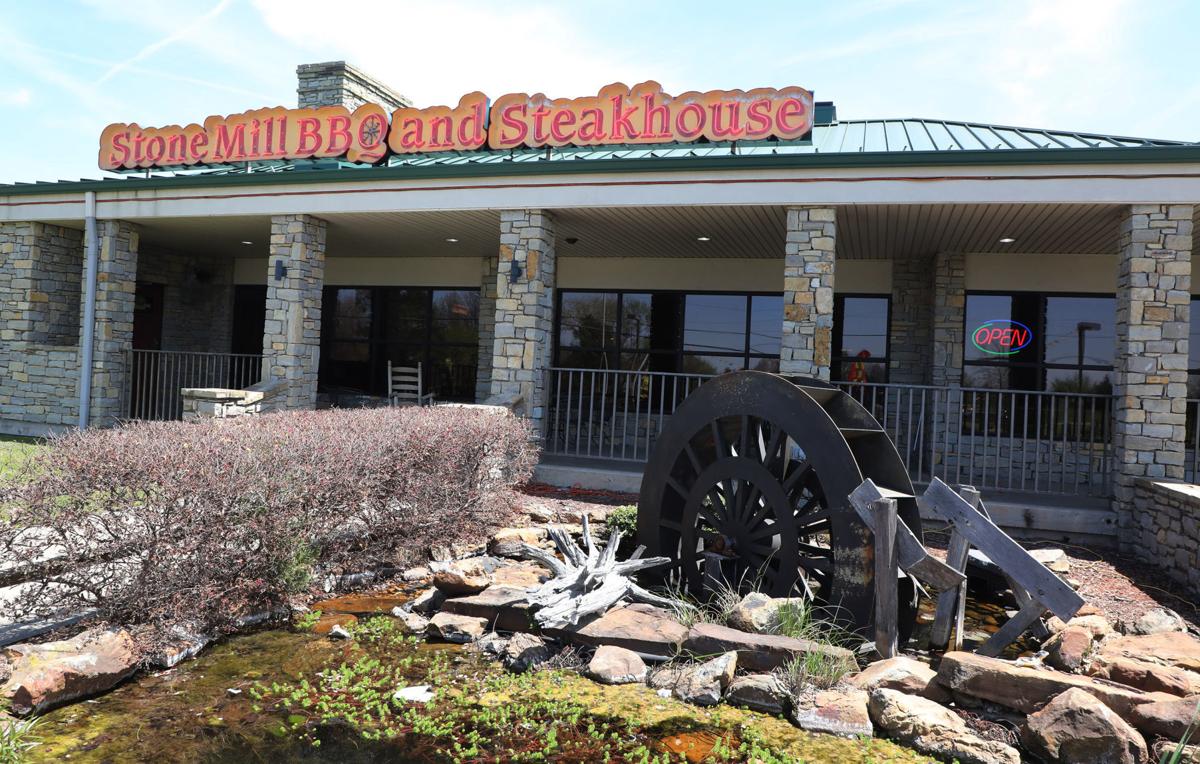Review Decor, food draw fans to Stone Mill BBQ &