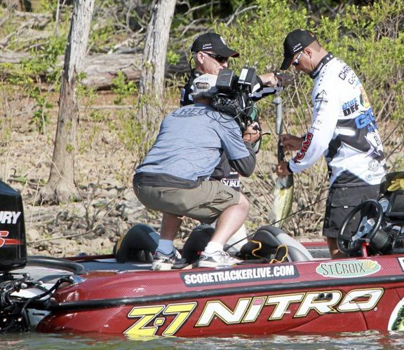 Robinson's Late-Day Surge Powers Him to Top of Shotgun Round - Major League  Fishing