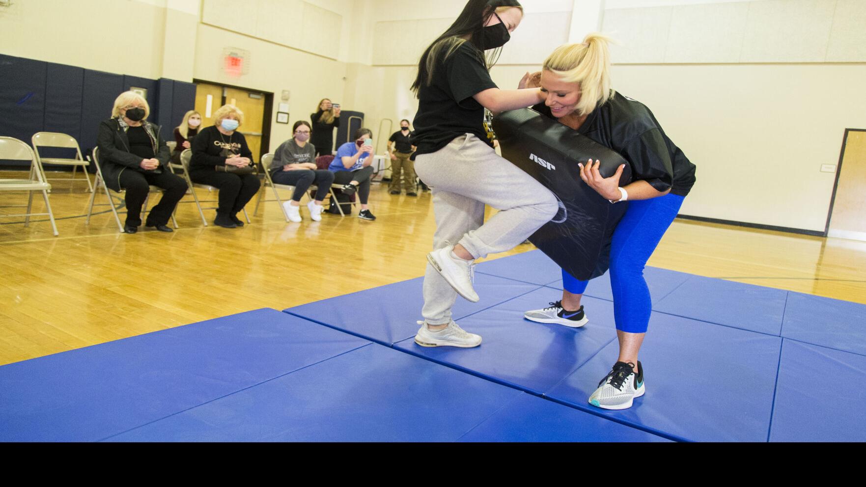 Free Women S Self Defense Class Gets Overwhelming Response From Community Local News Tulsaworld Com