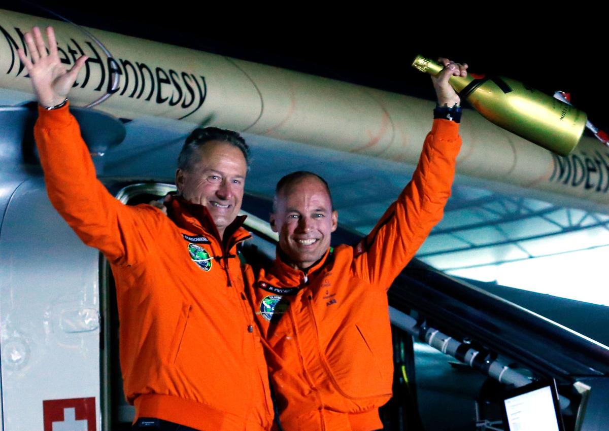 Solar Plane Finds Oklahoma Airspace For Tulsa Pit Stop On Round The World Journey Business News Tulsaworld Com