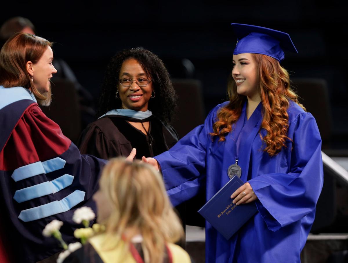 Photo Gallery Rogers High School Graduation Latest Headlines