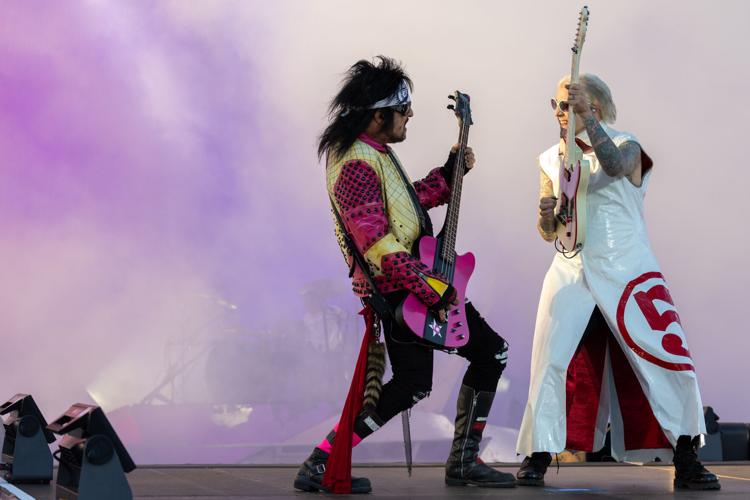 Mötley Crüe and Def Leppard to take on the 'Shoe this summer