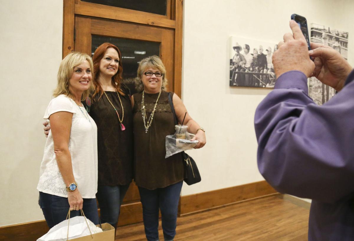 Photo Gallery Ree Drummonds New Pioneer Woman Mercantile Opens In Pawhuska Slideshows 2380