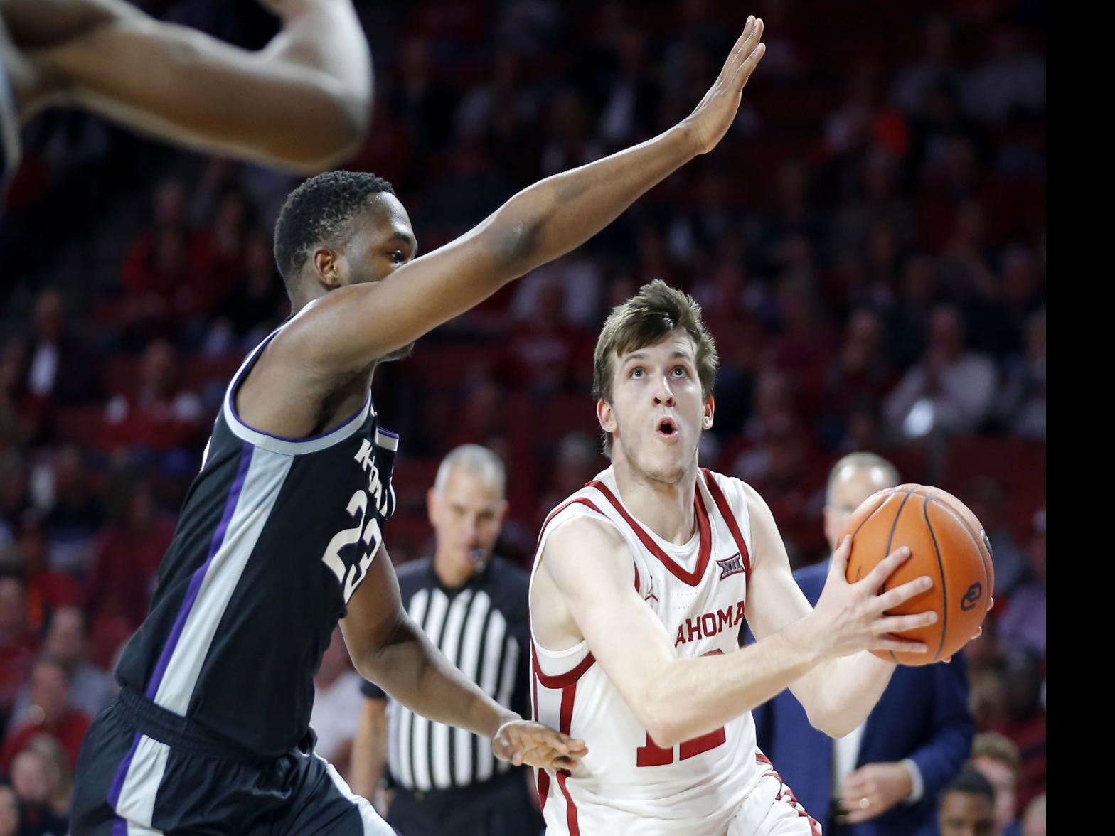 Ou Men S Basketball High Scoring Austin Reaves Riding Waves Of