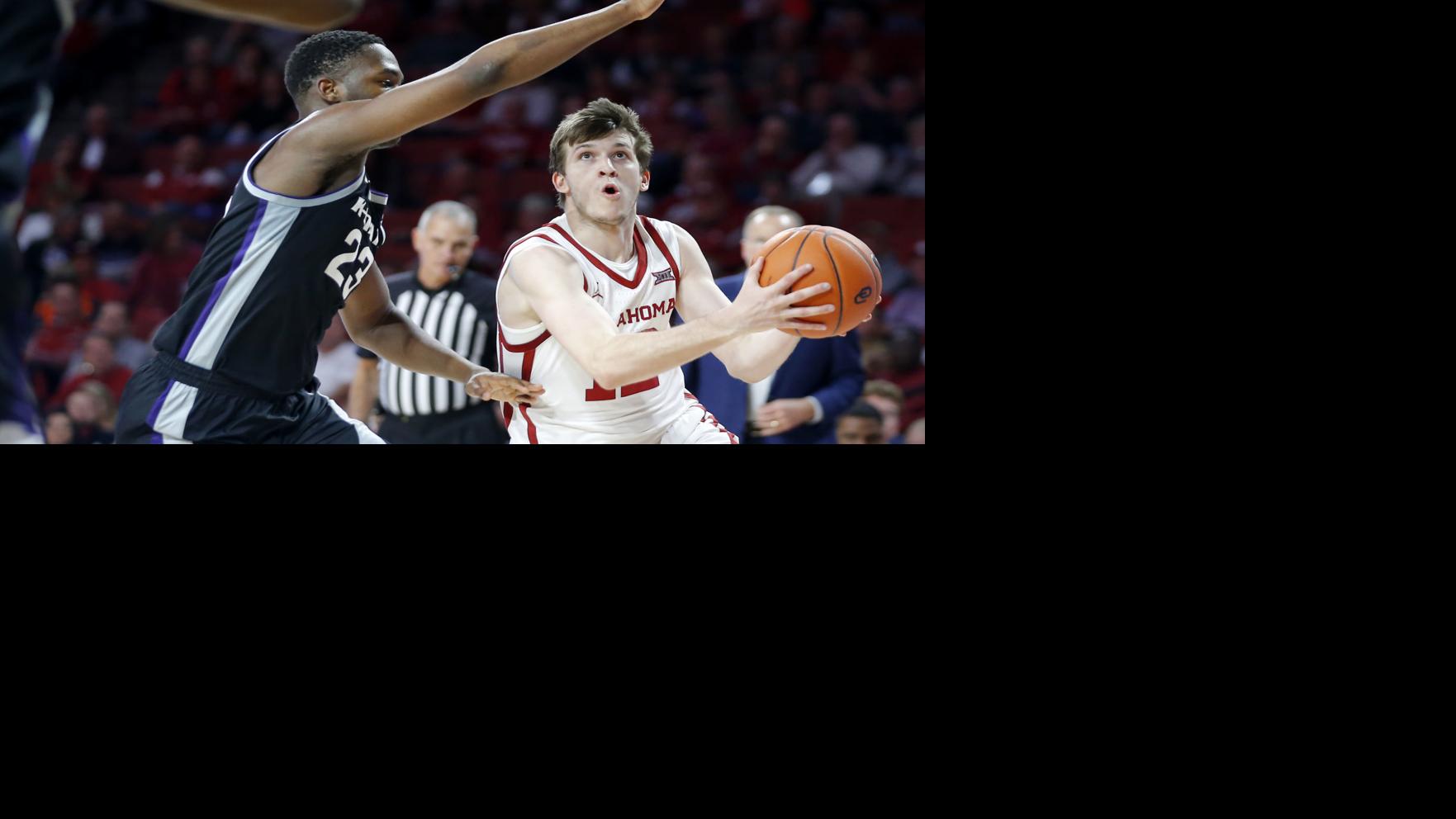 Ou Men S Basketball High Scoring Austin Reaves Riding Waves Of