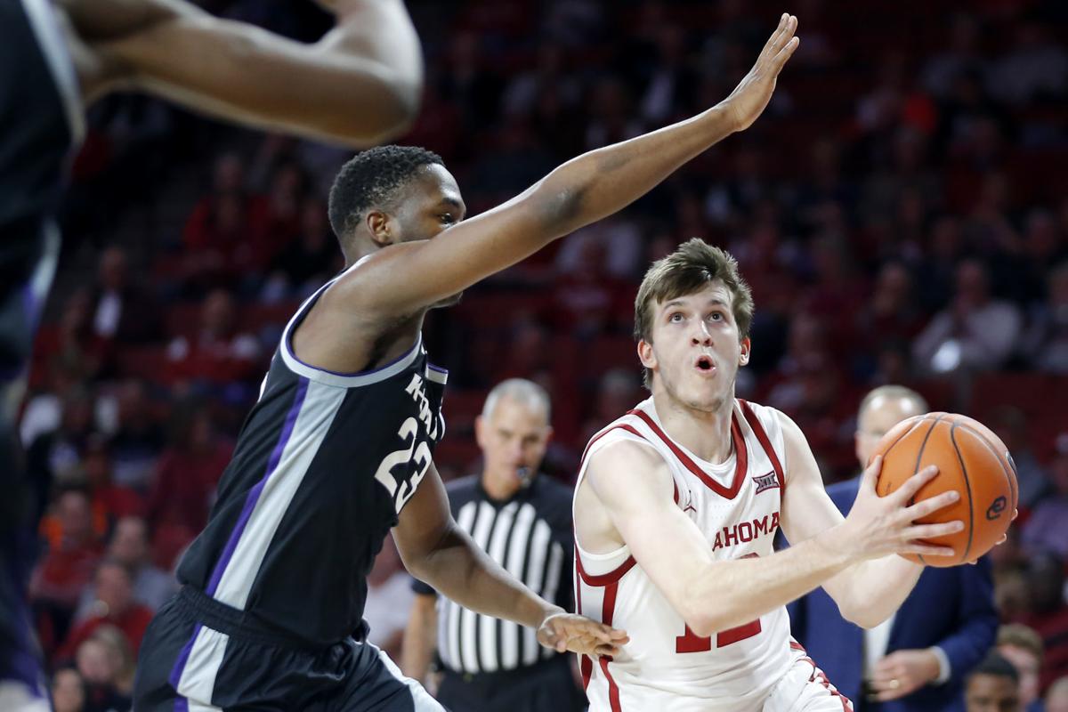 Ou Men S Basketball High Scoring Austin Reaves Riding Waves Of
