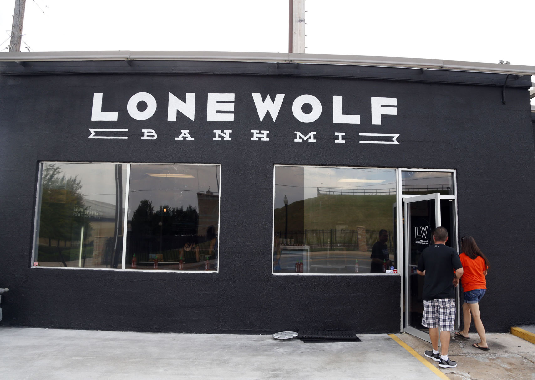 lone wolf restaurant