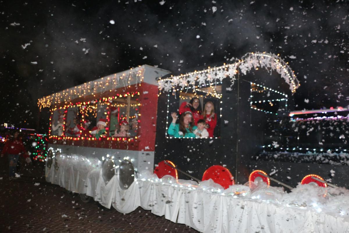 Sand springs christmas parade 2022