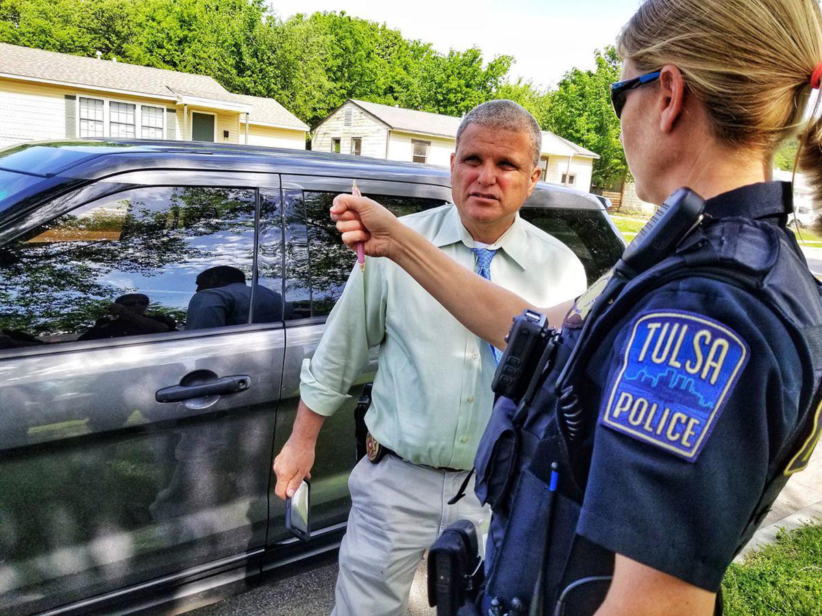 Tulsa Could Have Record Low Number Of Homicides If Trend Continues Sgt Dave Walker Talks With Tulsa Police Officer Robin Mendenhall At The Scene Of A 2018 Homicide In North Courtesy Department