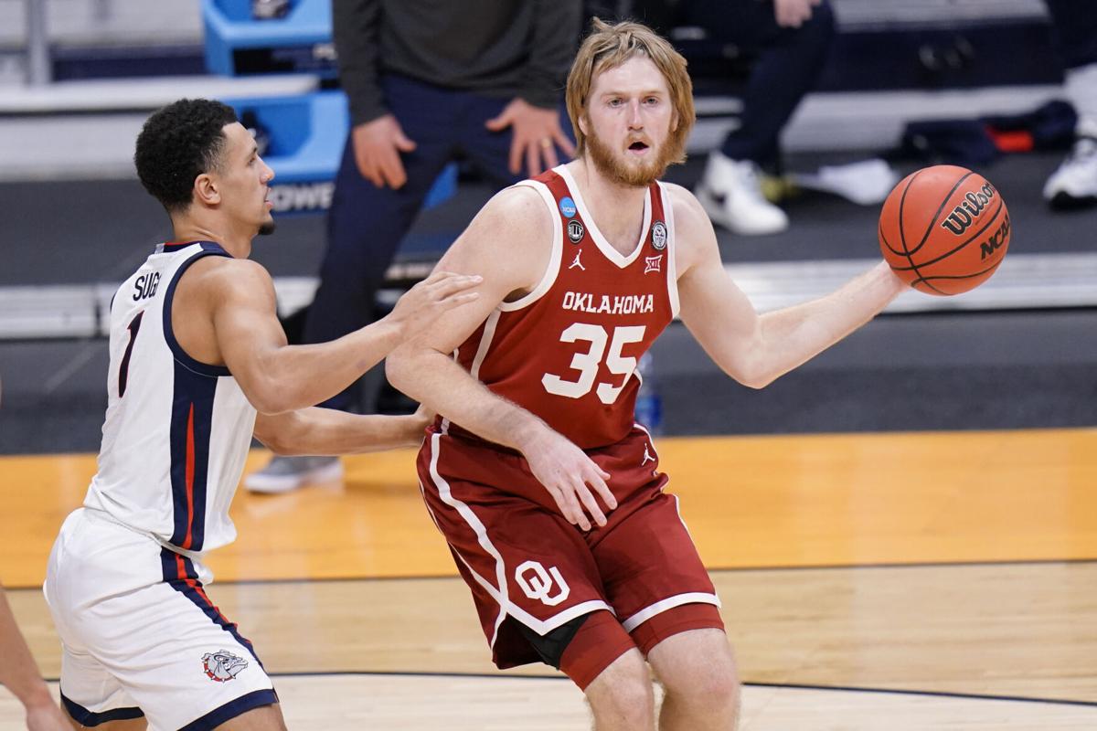 Brady Manek transferring to North Carolina