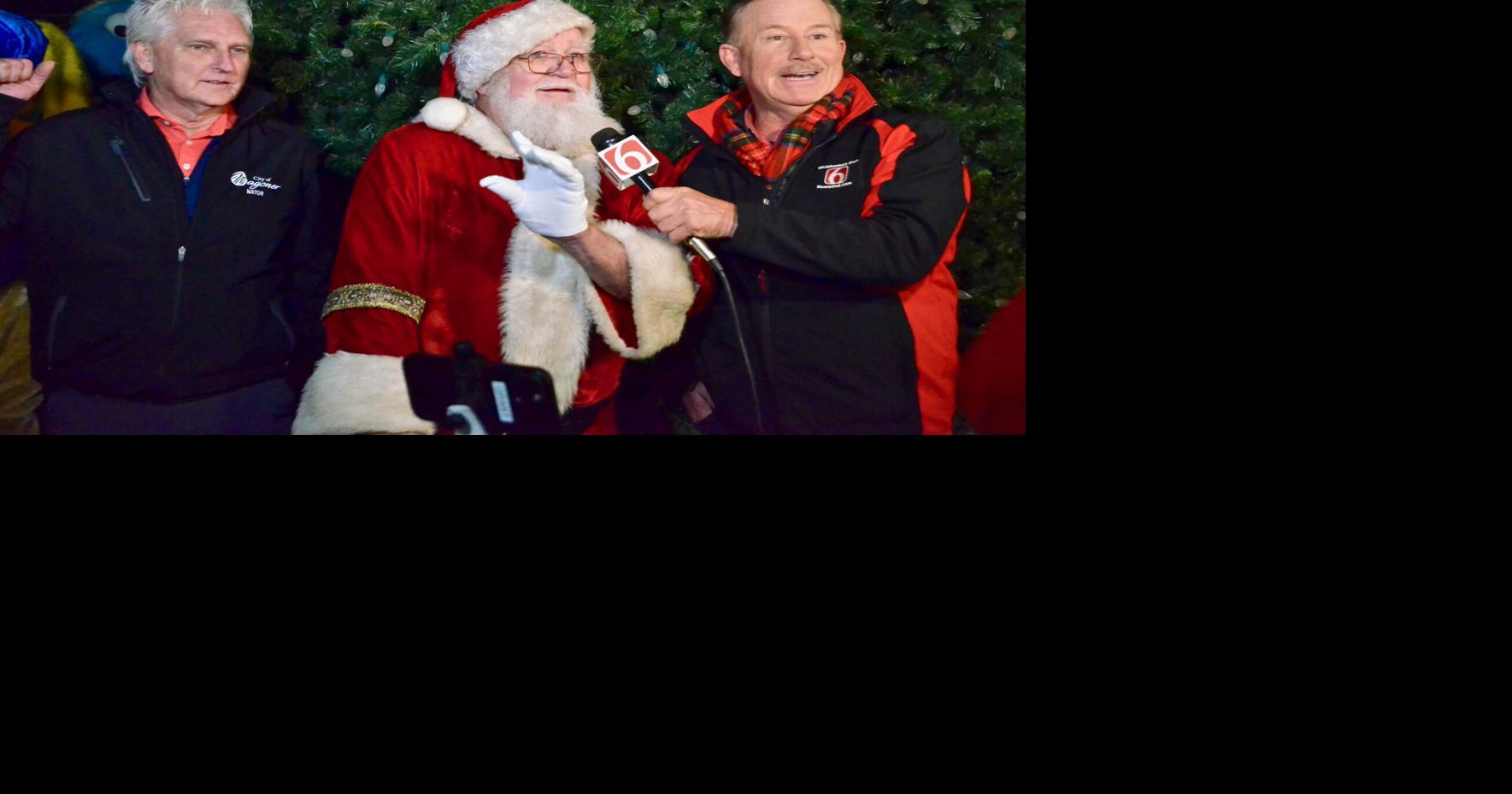 Wagoner Christmas lights dedication