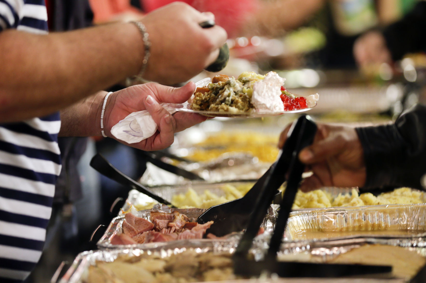 Free Meals For Thanksgiving: Season For Giving Starts With Feeding The ...