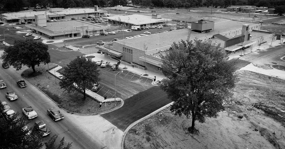 Tulsa shopping center Utica Square opened in 1952 - Vimarsana News