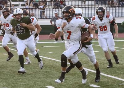 High School Football Qb Jd Geneva Back To Help Coweta Challenge