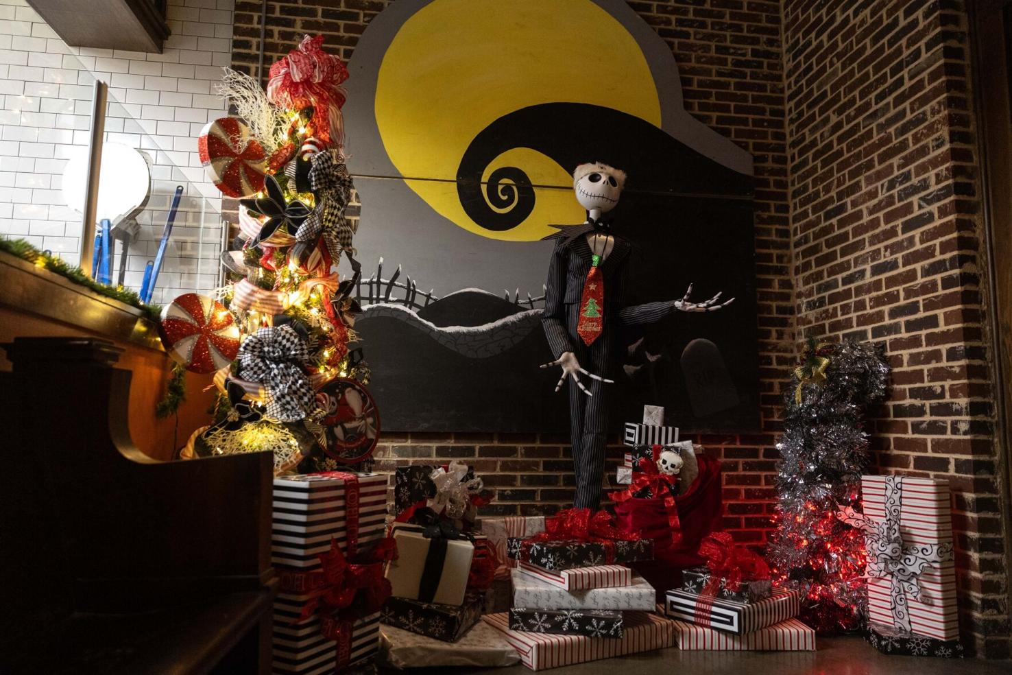 Restaurant Christmas decor