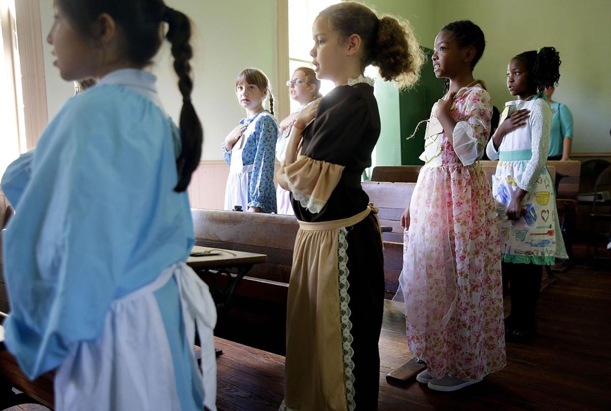 John Klein Rose Hill School Lets Oklahoma Kids Live 106 Year Old History While Learning Local News Tulsaworld Com