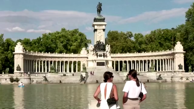 Fall in love with Madrid's Retiro Park 