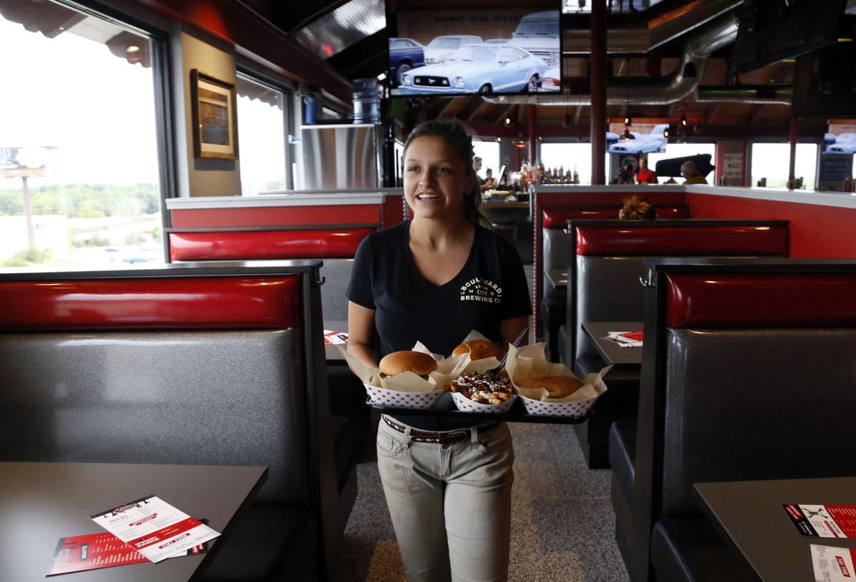 review-smitty-s-garage-offers-array-of-burgers-brews-food-cooking-tulsaworld