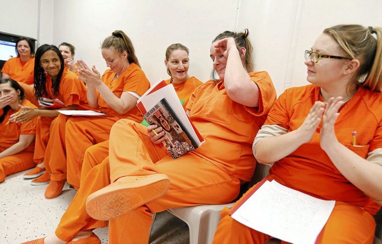 Female inmates at the Tulsa jail take part in a Poetic Justice program ...