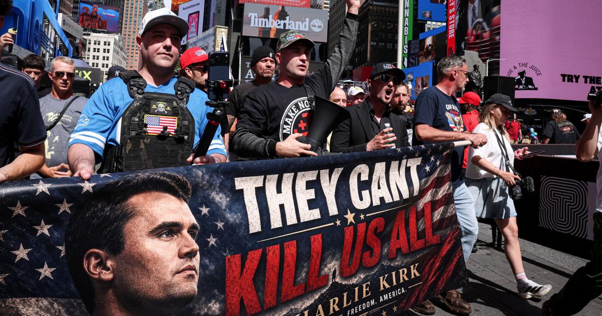 Coverage image for: USA-SHOOTING/KIRK-STATUE