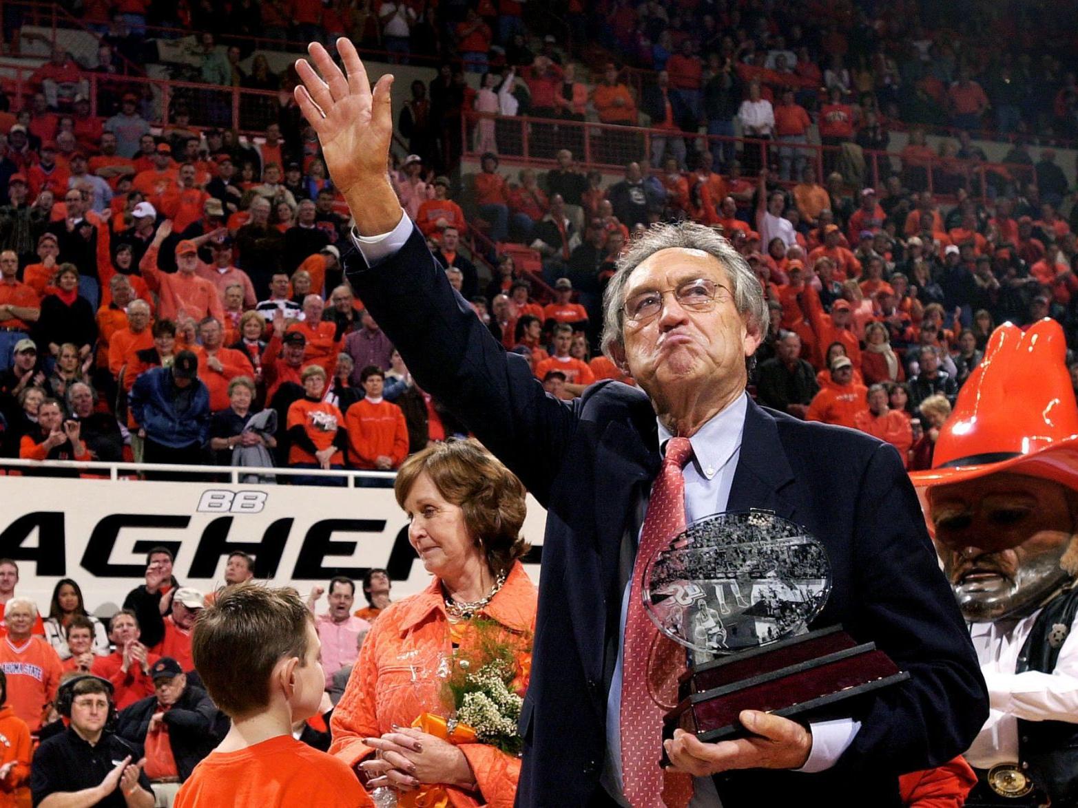 Eddie Sutton S Family Confirms Death Of Legendary Osu Basketball Coach Osu Sports Extra Tulsaworld Com