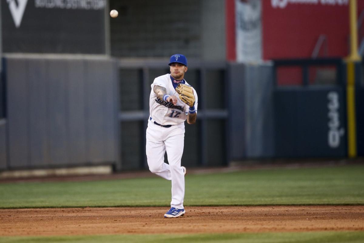 New York Mets Keith Hernandez batting at the spring training