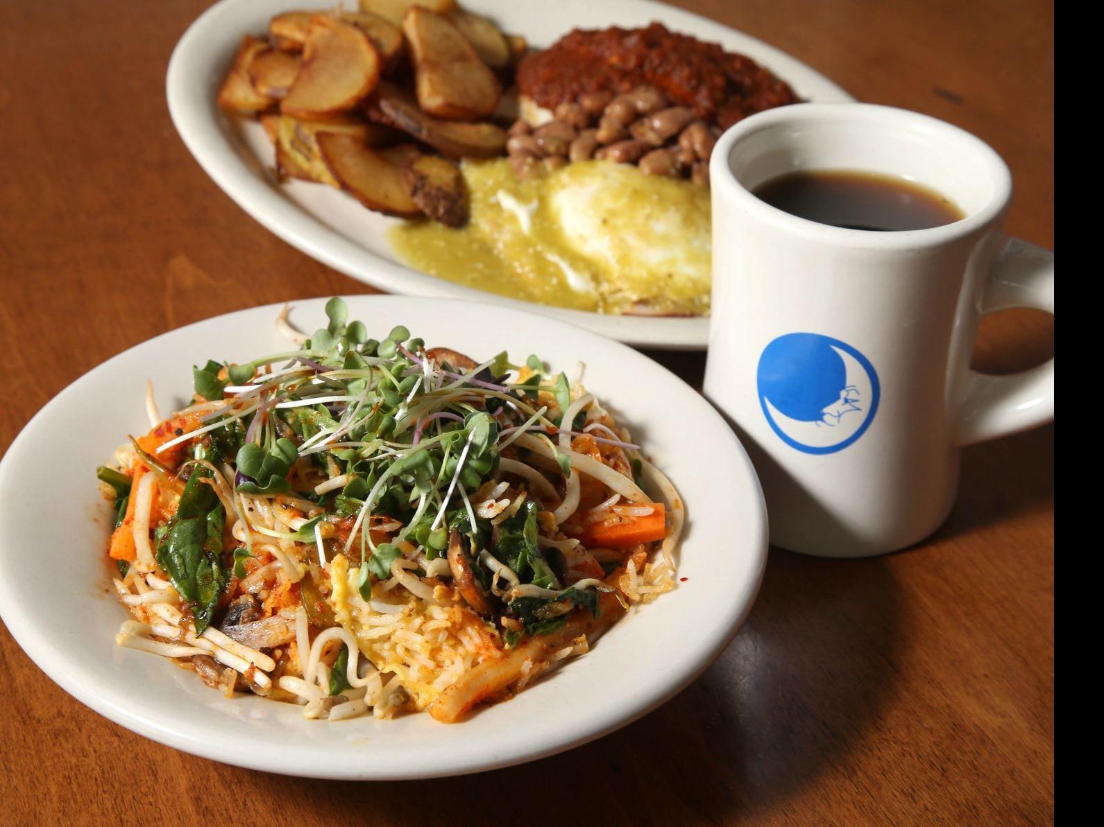 Weekend Brunch Specials Draw Fans To Blue Moon Cafe Dining Tulsaworld Com