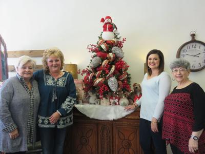 Pilot Club Prepares For 39th Annual Christmas Parade Of Homes