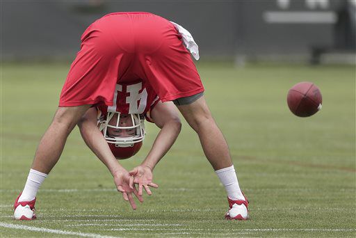 Chiefs LS James Winchester set to play after father's funeral on