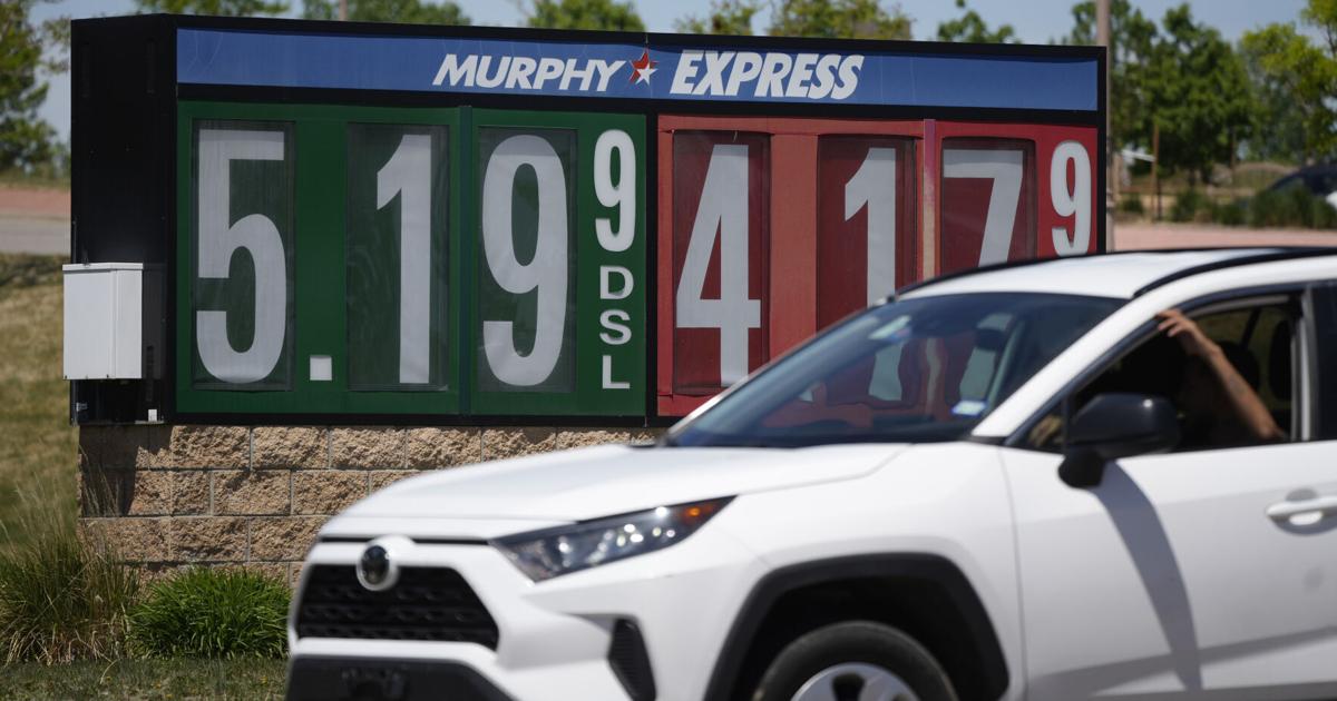 Gas prices not deterring holiday travel, Texas school shooting among week’s top stories | Hot off the Wire podcast | National News