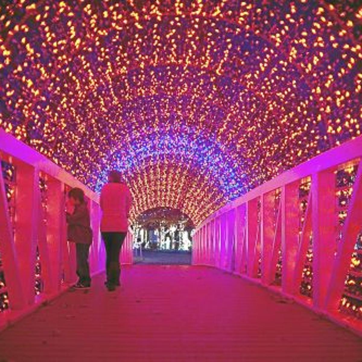 Christmas Lights Awesome Displays Across Metro Tulsa Entertainment Tulsaworld Com