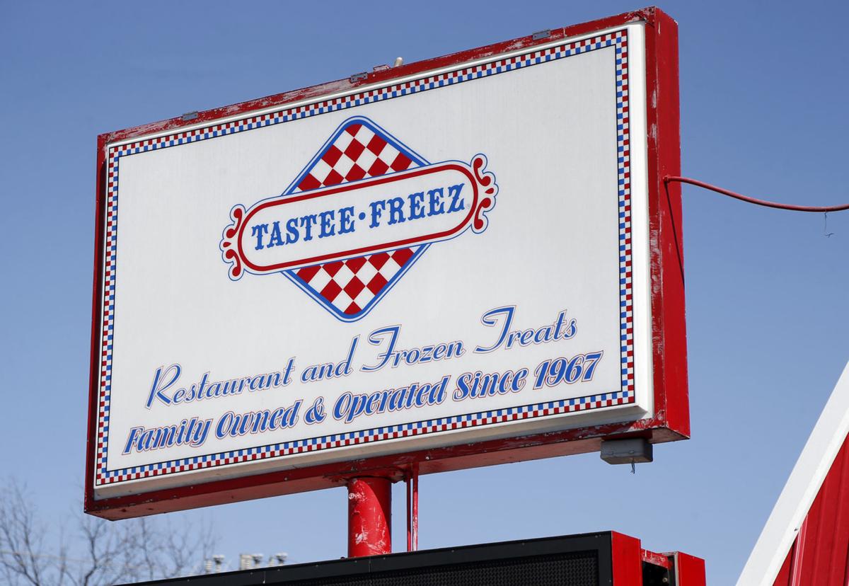 Grab a slice of Ken's Pizza and a TasteeFreez cone — these places still exist! Food & Cooking