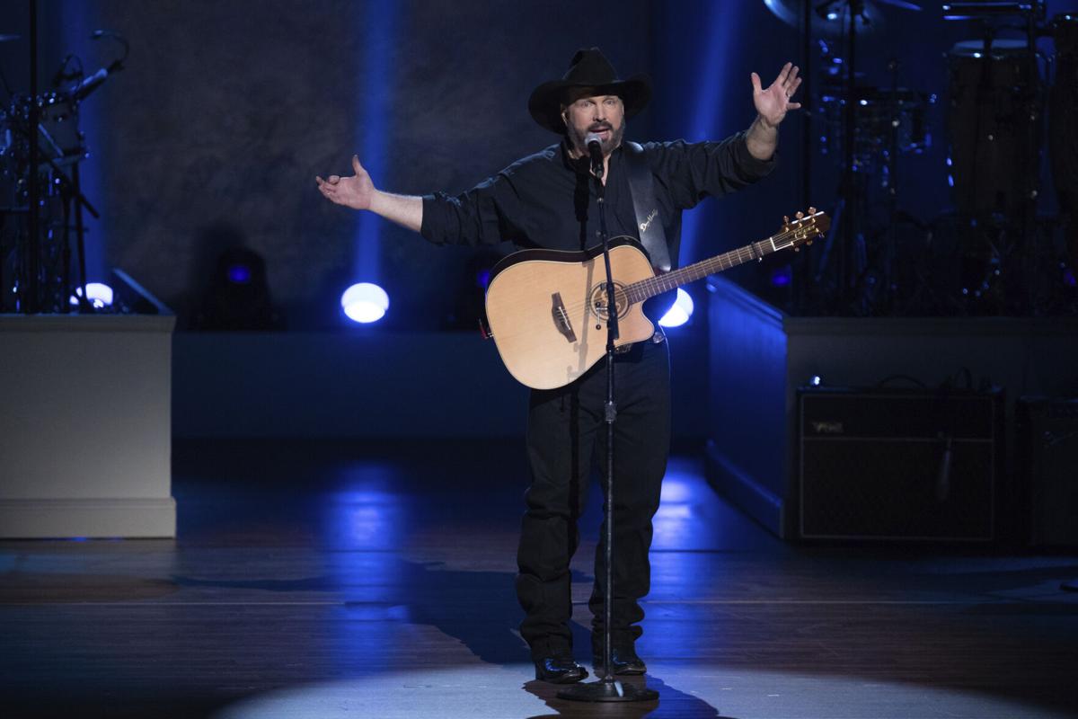 Garth Brooks Announces Stadium Tour, CBS TV Special