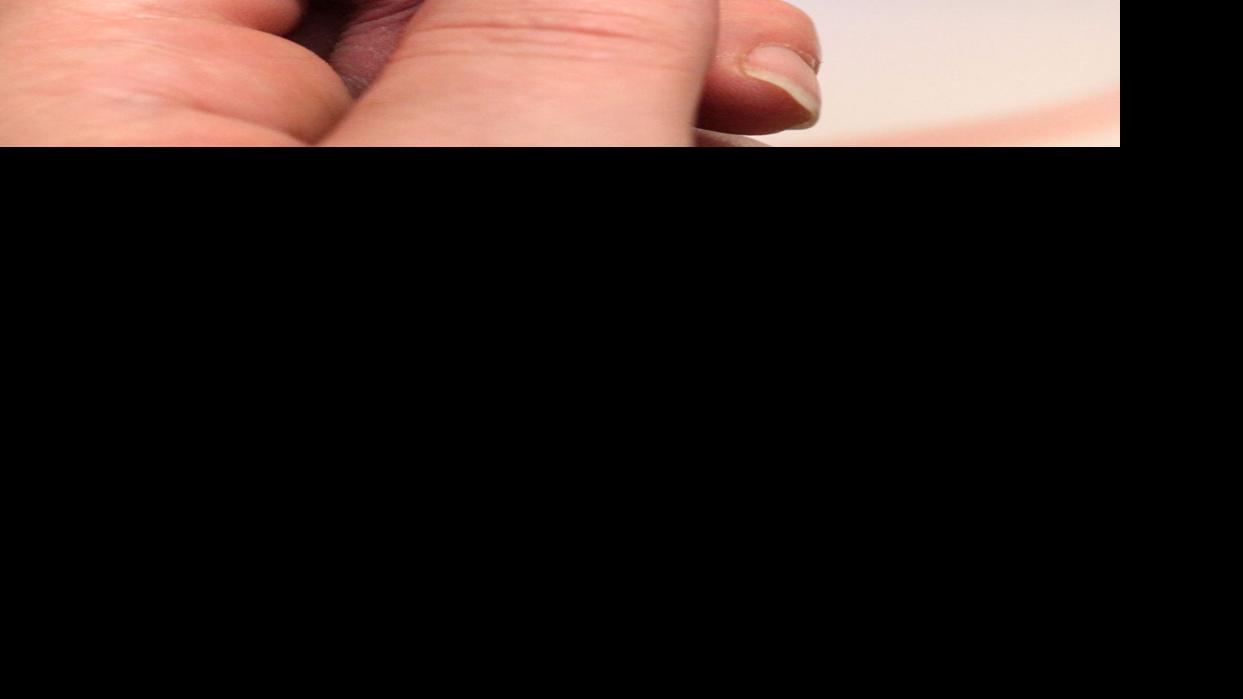 Finger Sized Pinky Squirrel Is A Tiny Sign Of Orphaned Animal Onslaught To Come State And Regional News Tulsaworld Com