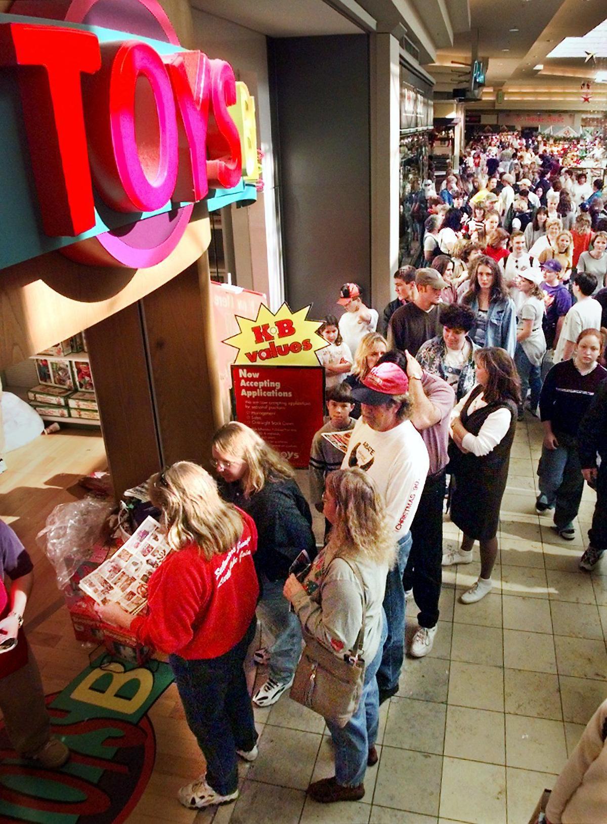 Take a look at Woodland Hills Mall through its 40 years Slideshows