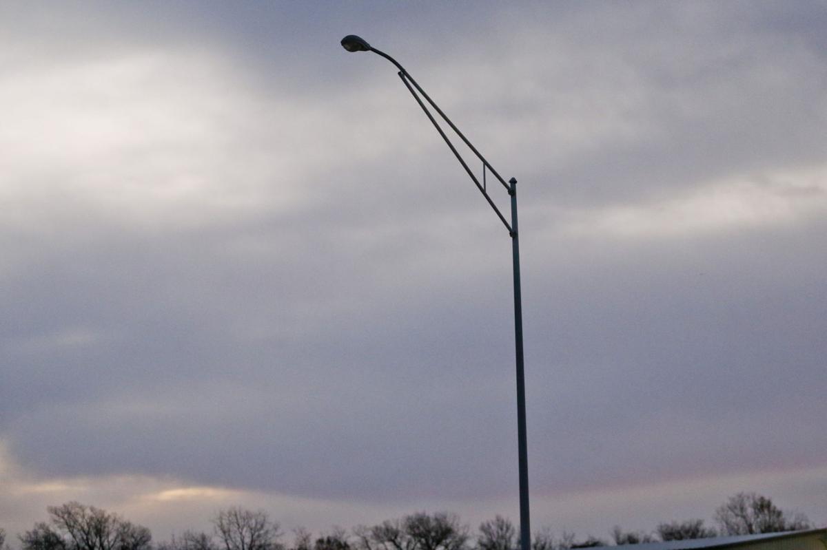 Tulsa World survey finds 44 percent of Tulsa highway lights still unlit