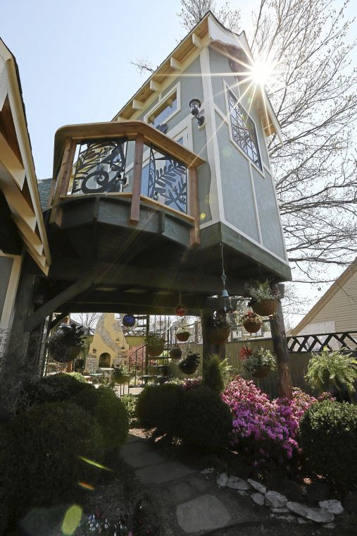 treehouse masters builds scottish treehouse in tulsas florence park scenehomepage1 tulsaworldcom - Treehouse Masters Irish Cottage treehouse masters builds scottish treehouse in tulsas florence park scenehomepage1 tulsaworldcom - Treehouse Masters Irish Cottage