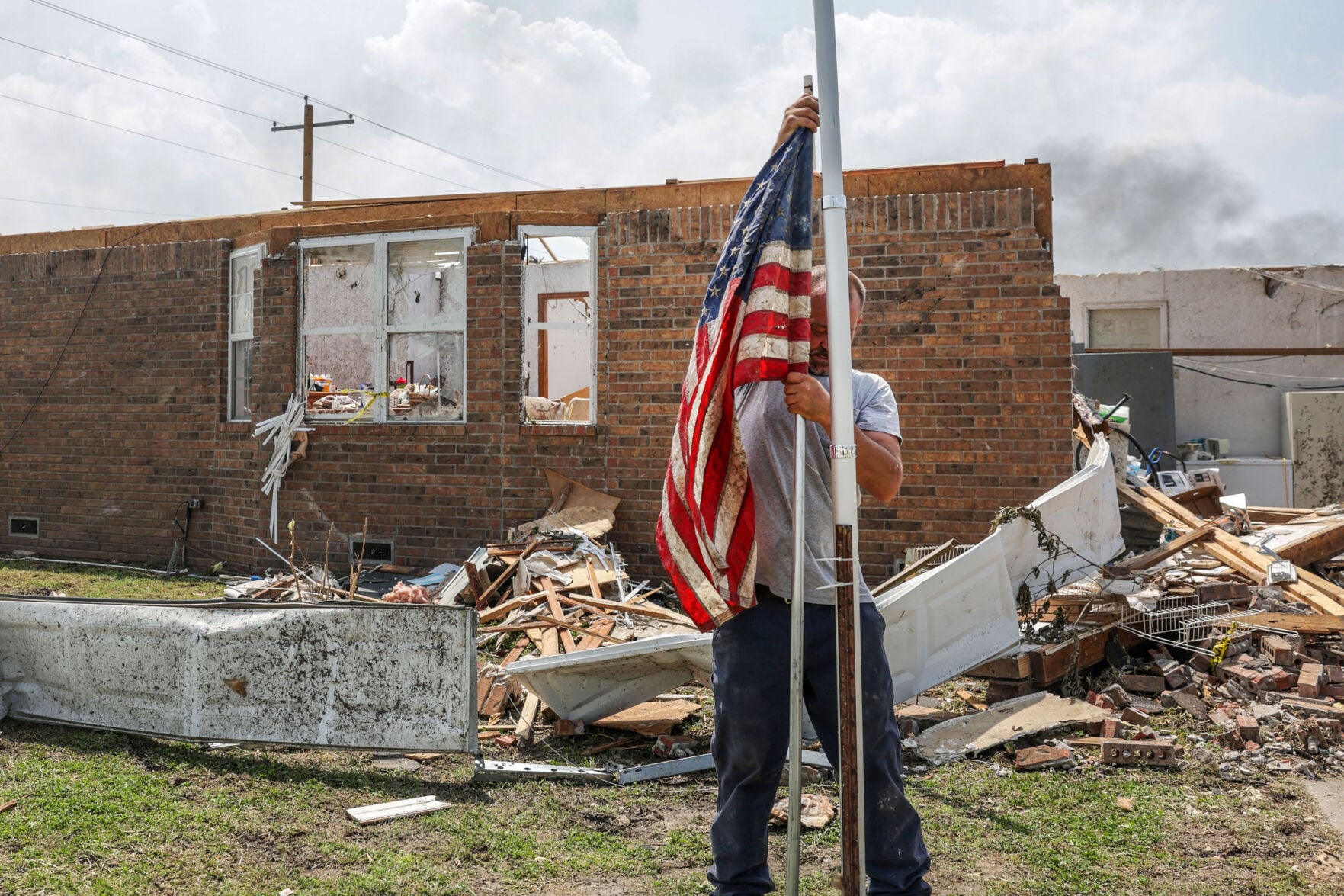 Oklahoma tornado damage, aftermath near Barnsdall photos