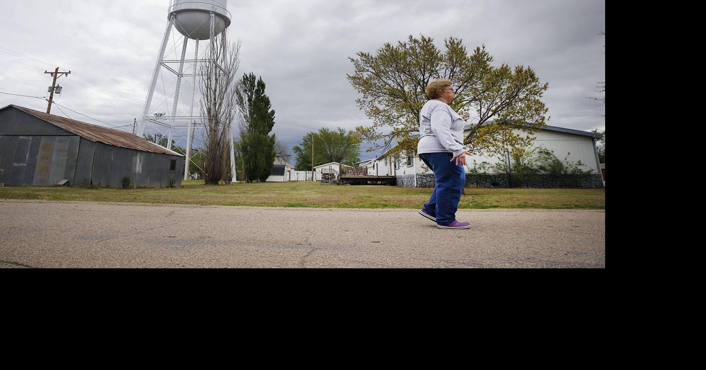 'Twister' at 30: Here's how the revered tornado movie landed in Oklahoma