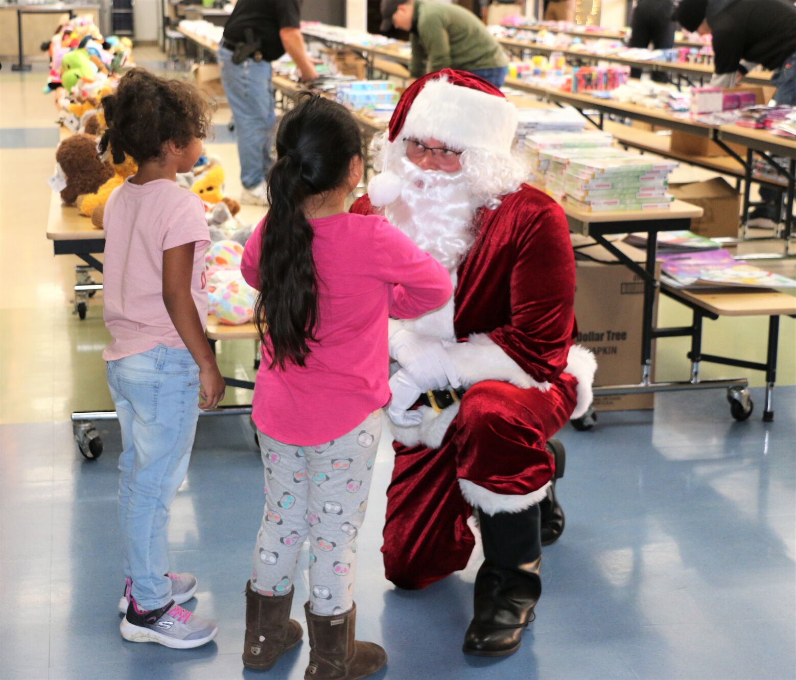 122122-ssl-sheriffsanta-p1