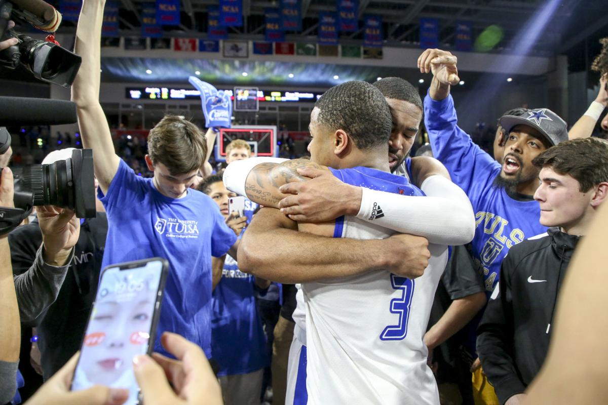 Tu Men S Basketball With Father At The Reynolds Center For First