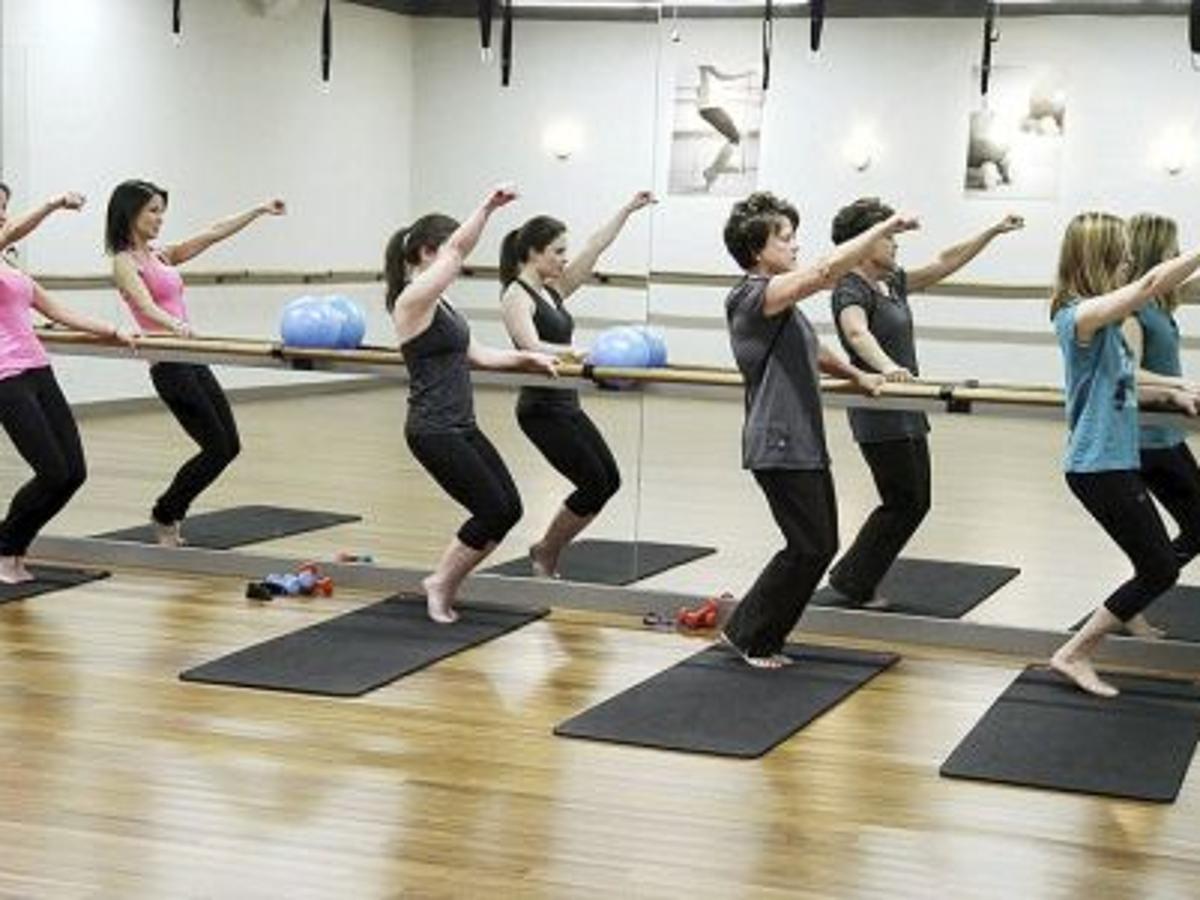 Barre Exercise Blending Ballet Yoga Pilates Gains Popularity Entertainment Tulsaworld Com