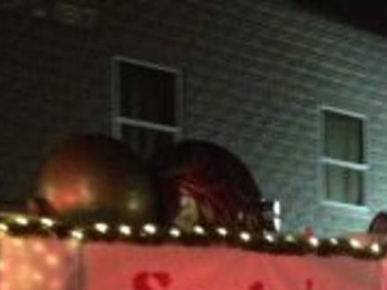 Bixby Christmas Parade 2022 Santa Claus Makes Appearance At Bixby Christmas Parade | Latest Headlines |  Tulsaworld.com