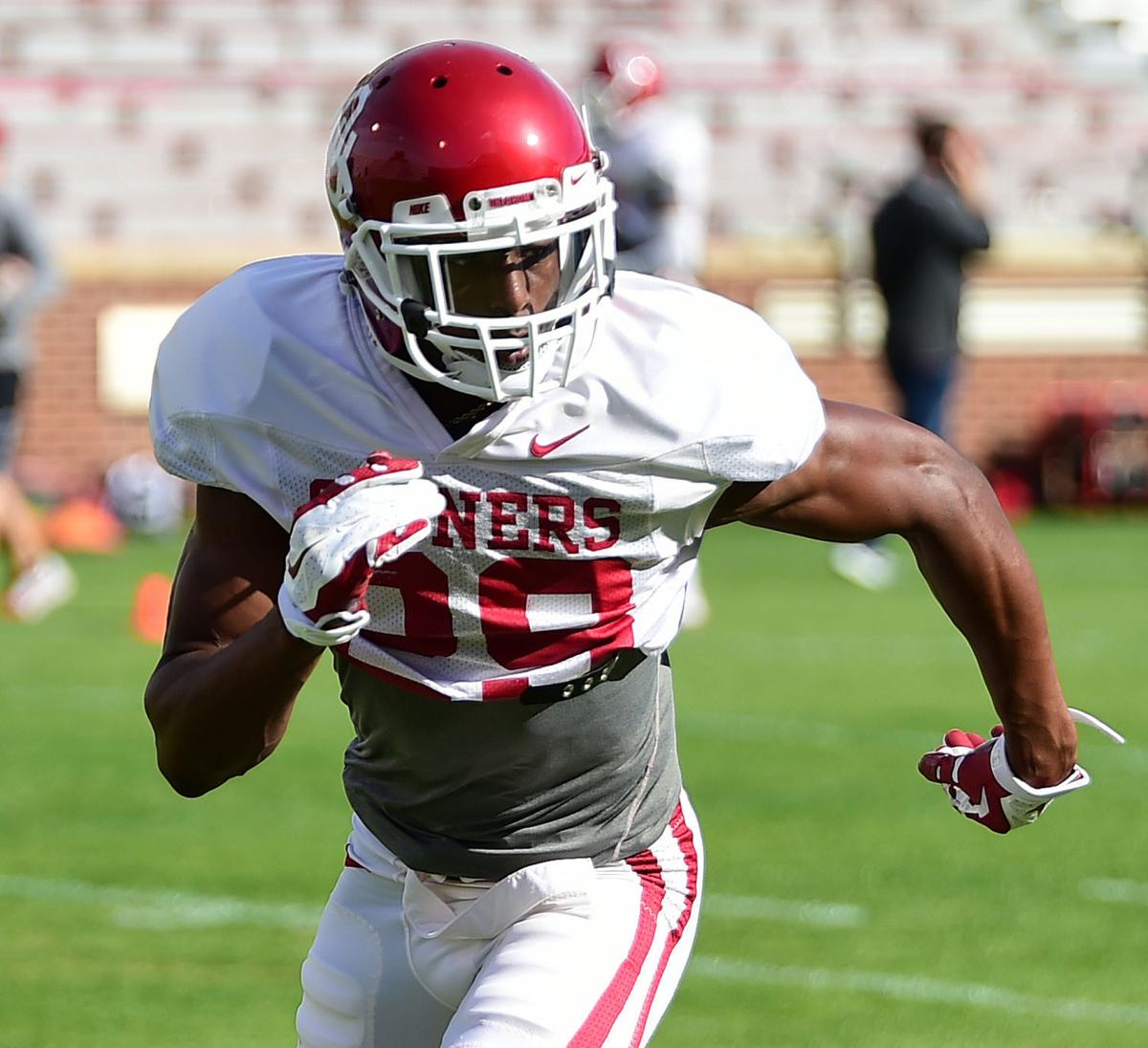 Follow Ou Football Players On Twitter And Instagram Gallery