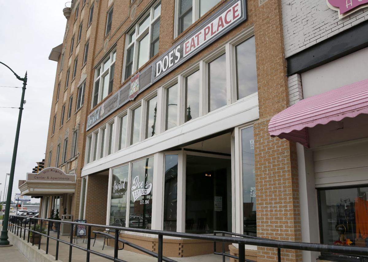 Review Doe's Eat Place brings its huge steaks, signature tamales to