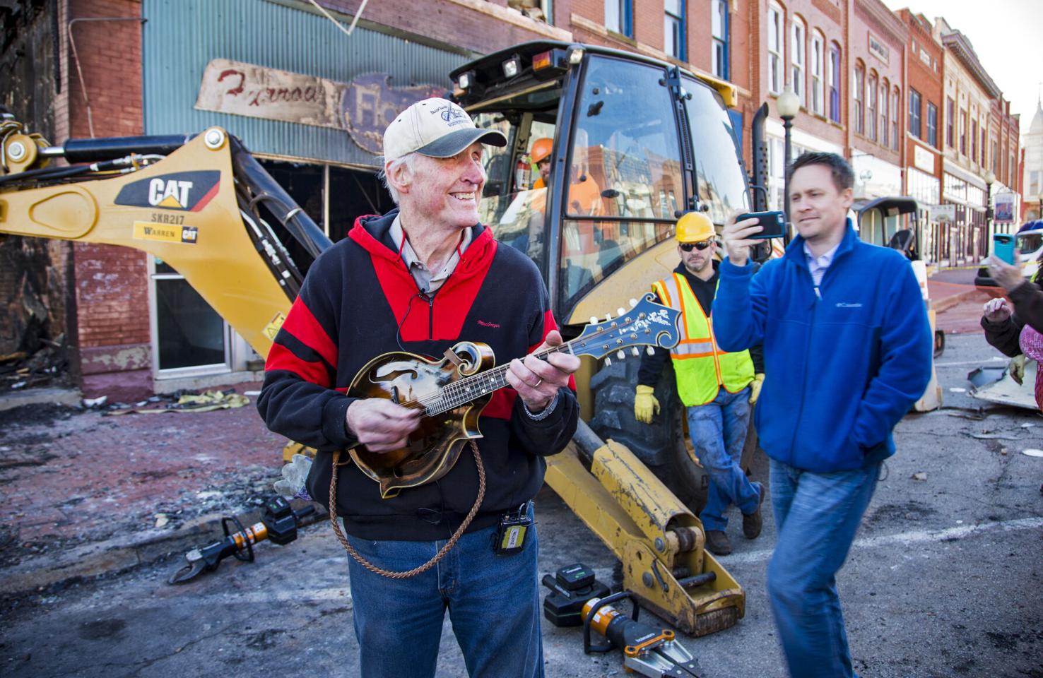 Fiddle legend Byron Berline rebounds from tragic fire and is bound for