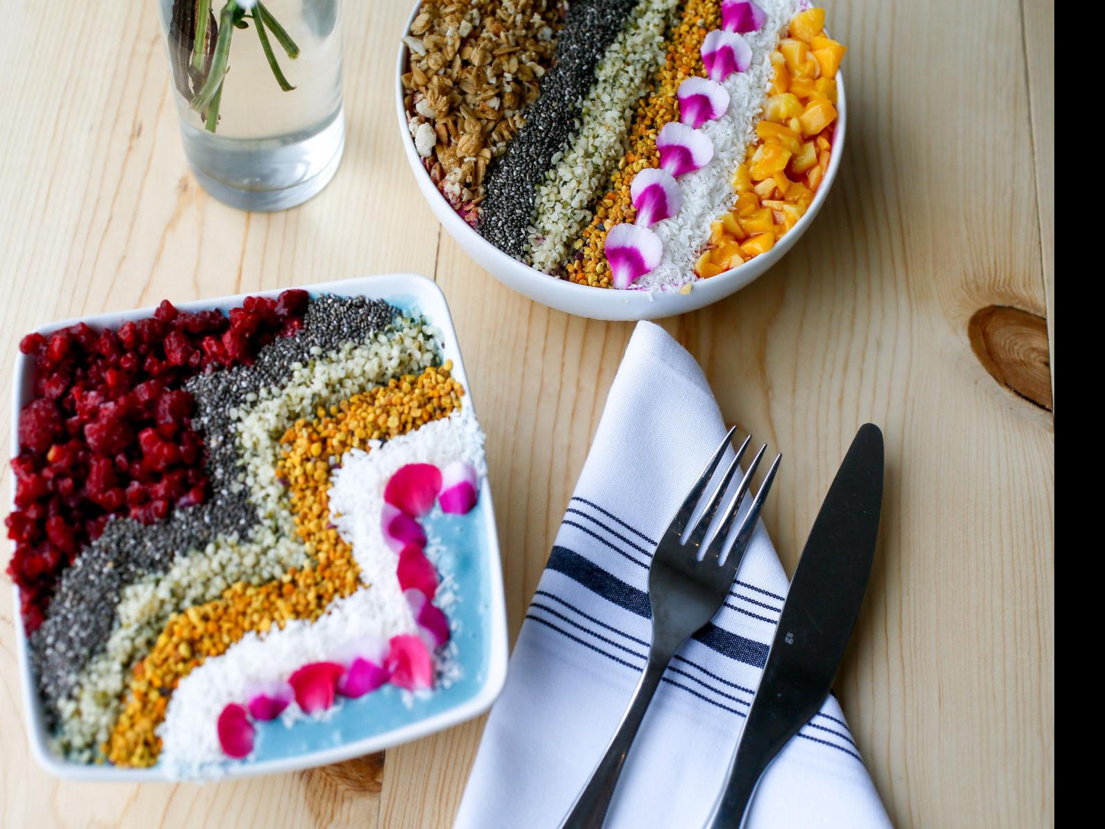 Bowled Over Tulsans Jumping On New Smoothie Trend Food Cooking Tulsaworld Com Aqua smoothie bowl topped with banana slices. tulsans jumping on new smoothie trend