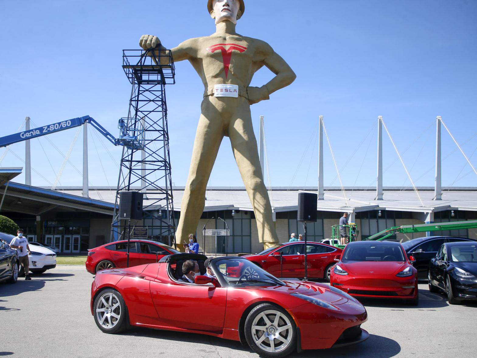 Why Did Tesla Choose Texas When Memes Pointed To Tulsa An Analysis From The Verge Business News Tulsaworld Com