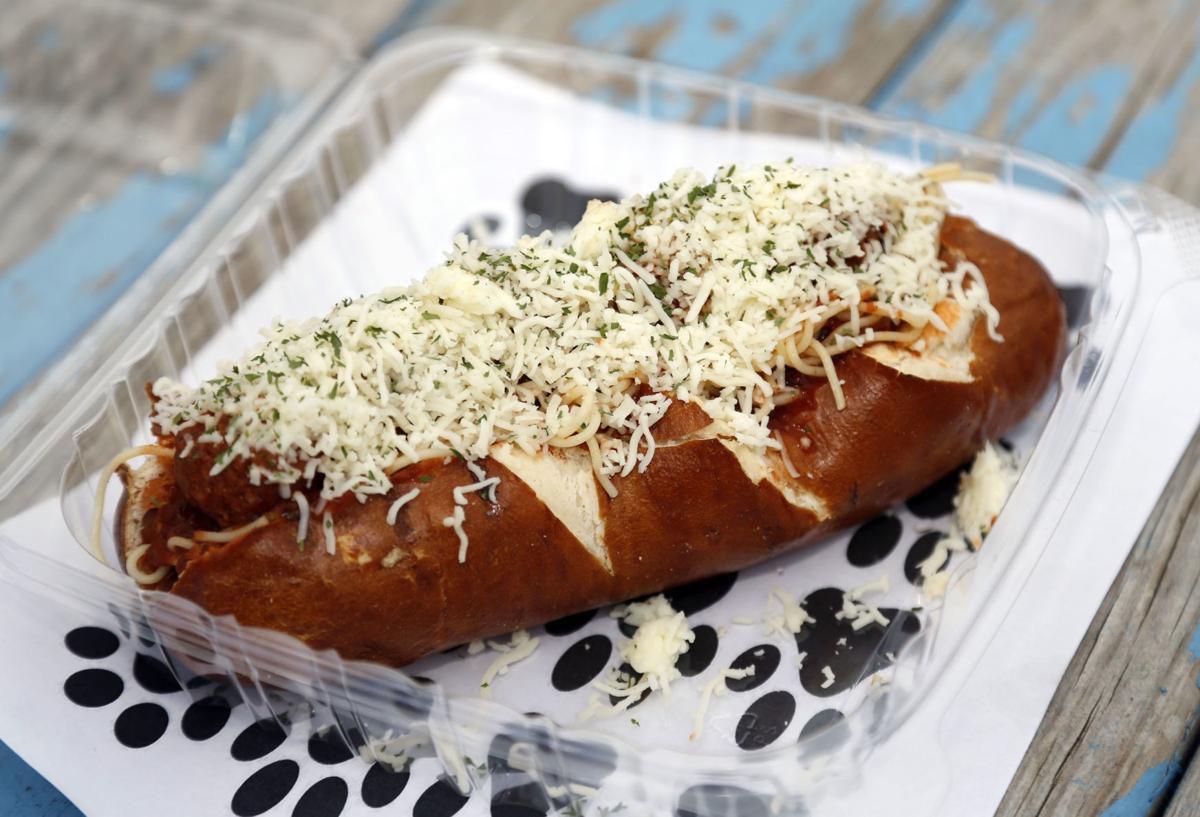 Hot Diggity Dogs review gallery